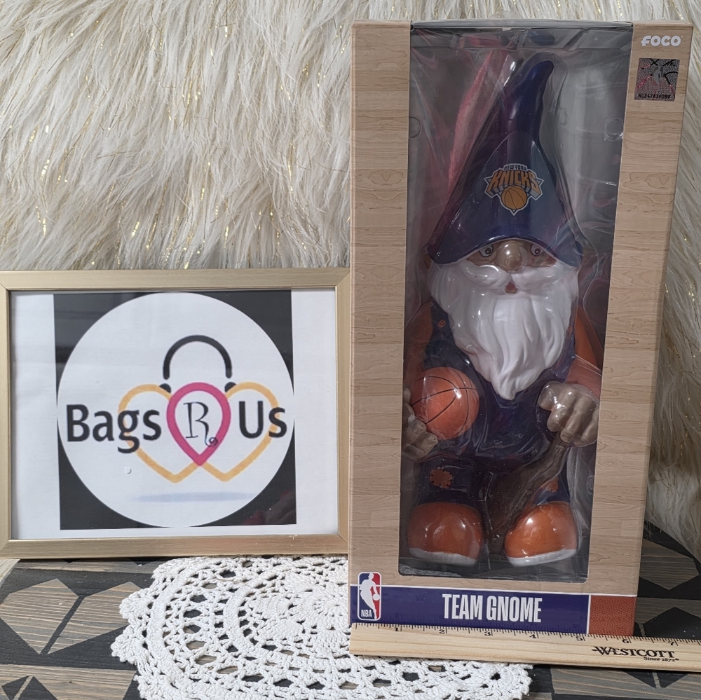 FOCO NEW YORK KNICKS TEAM GARDEN GNOME NEW FAST SHIP